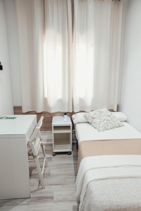 Hostal Ruta De Francia Barcelona Kültér fotó