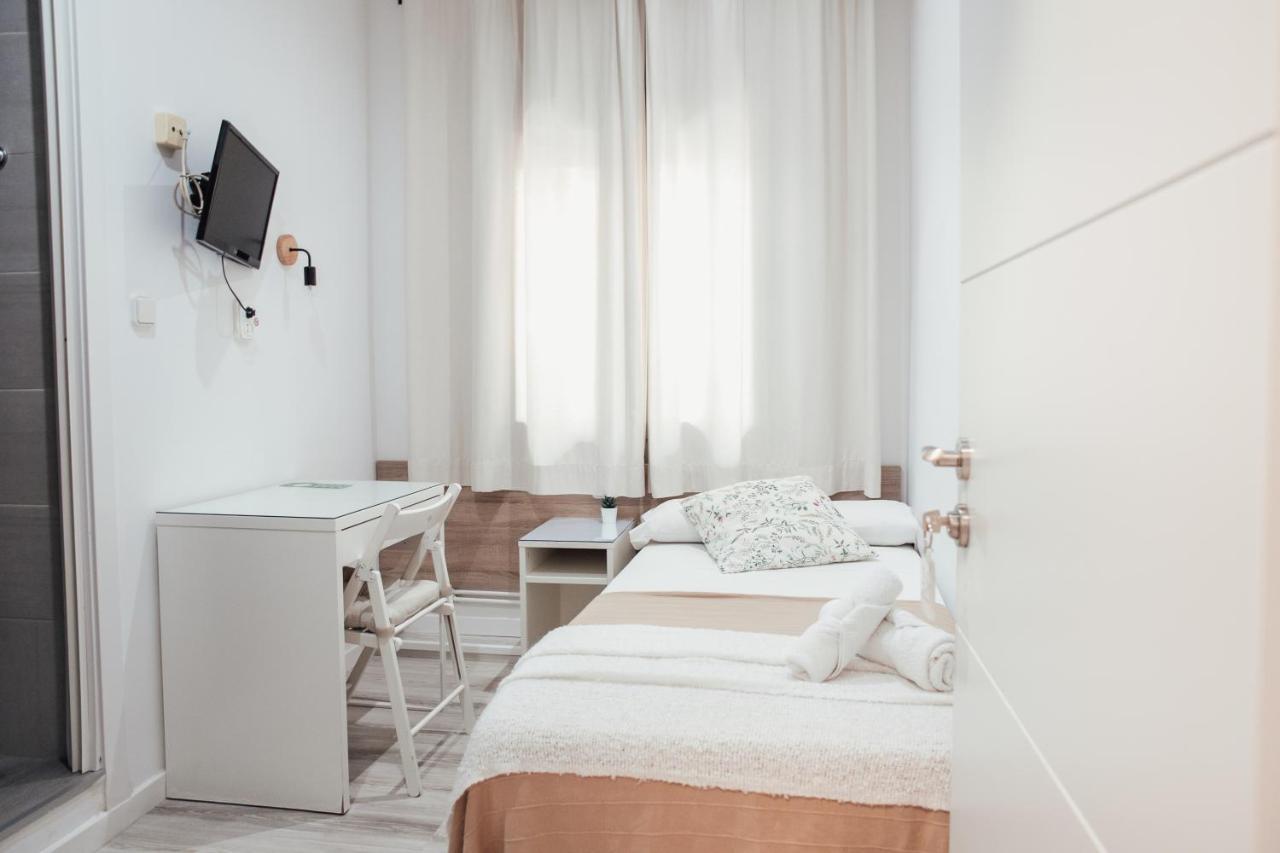 Hostal Ruta De Francia Barcelona Kültér fotó