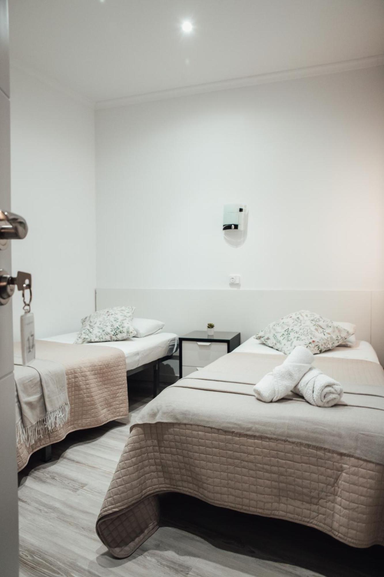 Hostal Ruta De Francia Barcelona Kültér fotó