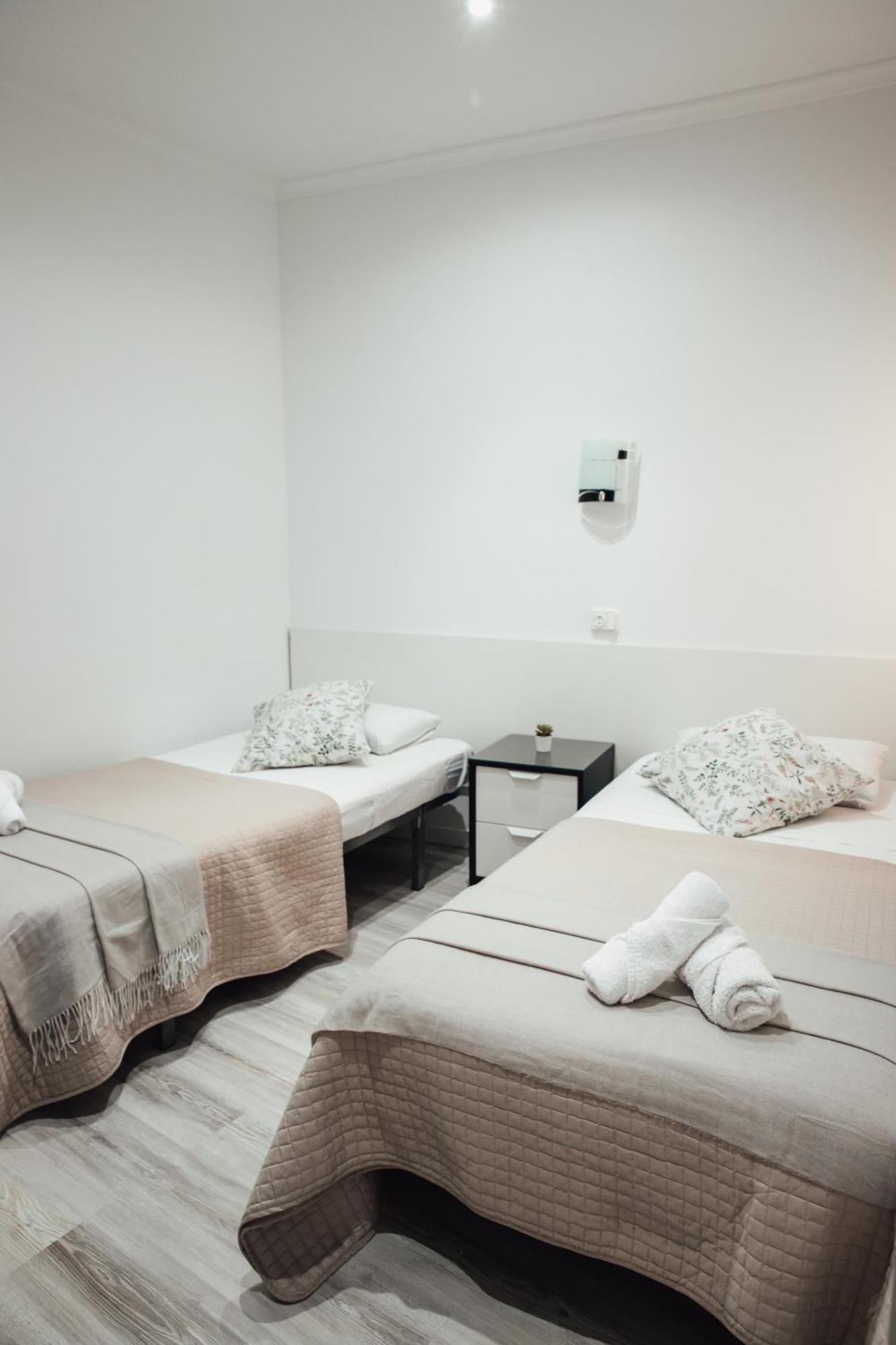 Hostal Ruta De Francia Barcelona Kültér fotó