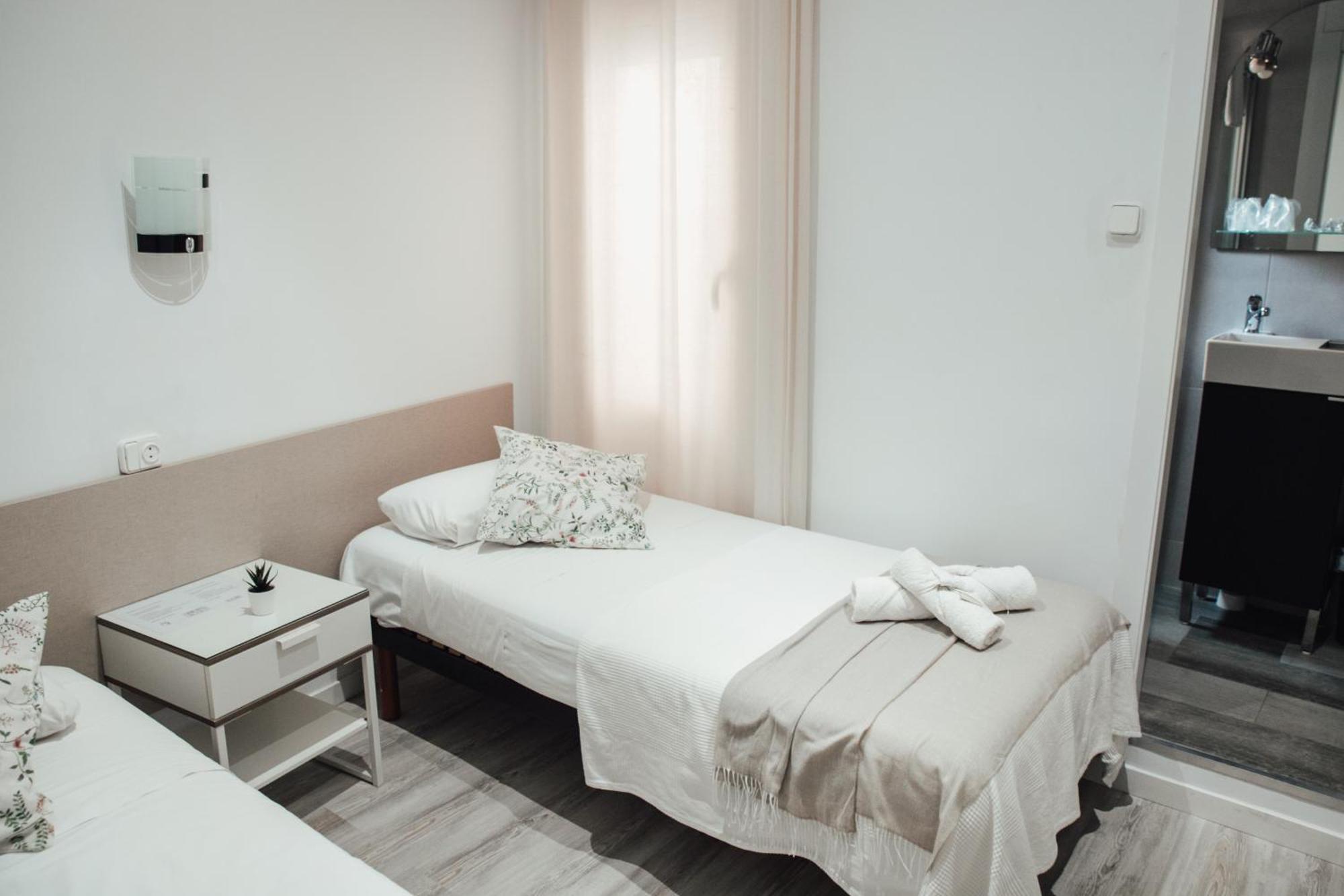 Hostal Ruta De Francia Barcelona Kültér fotó