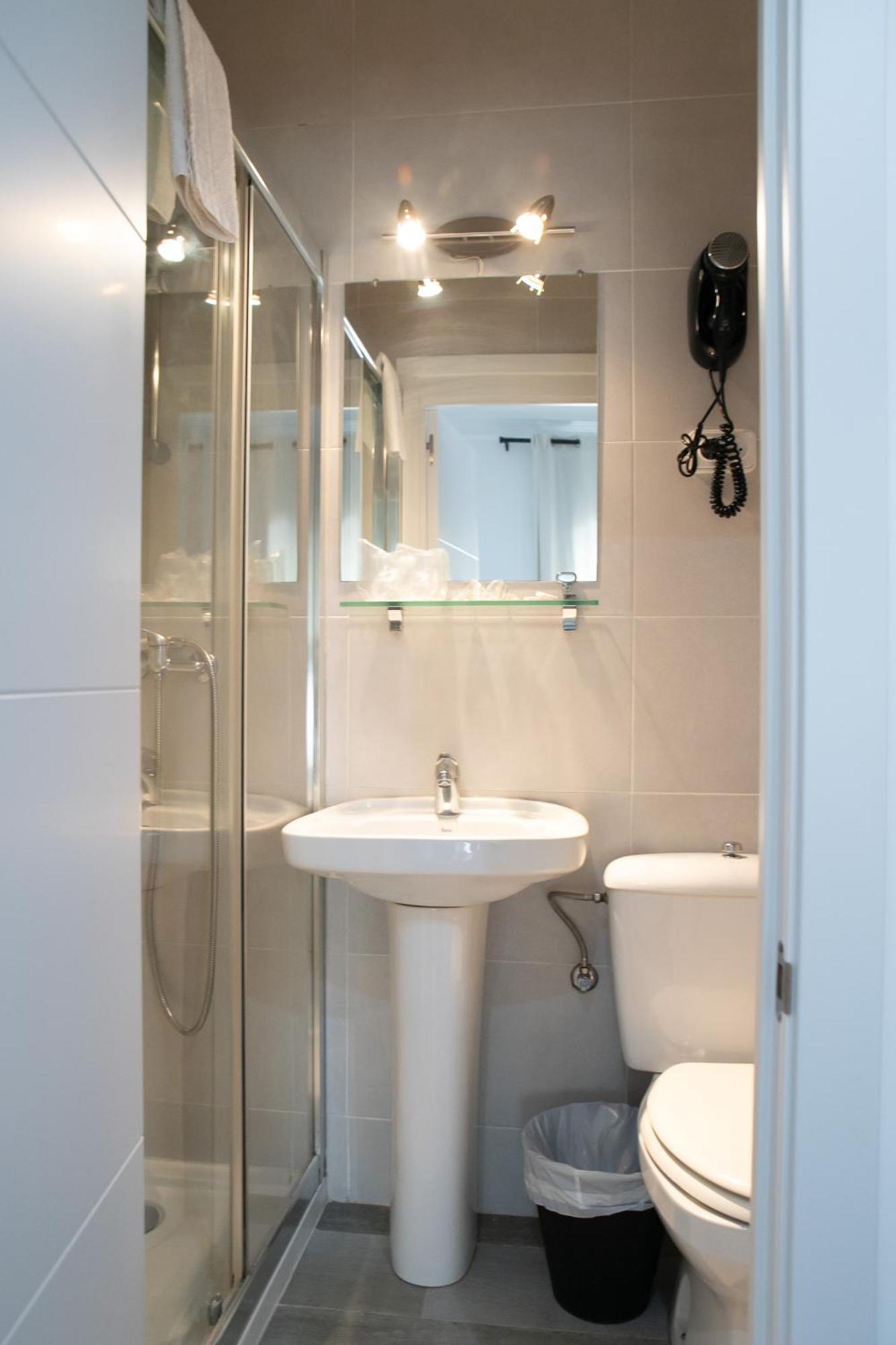 Hostal Ruta De Francia Barcelona Kültér fotó