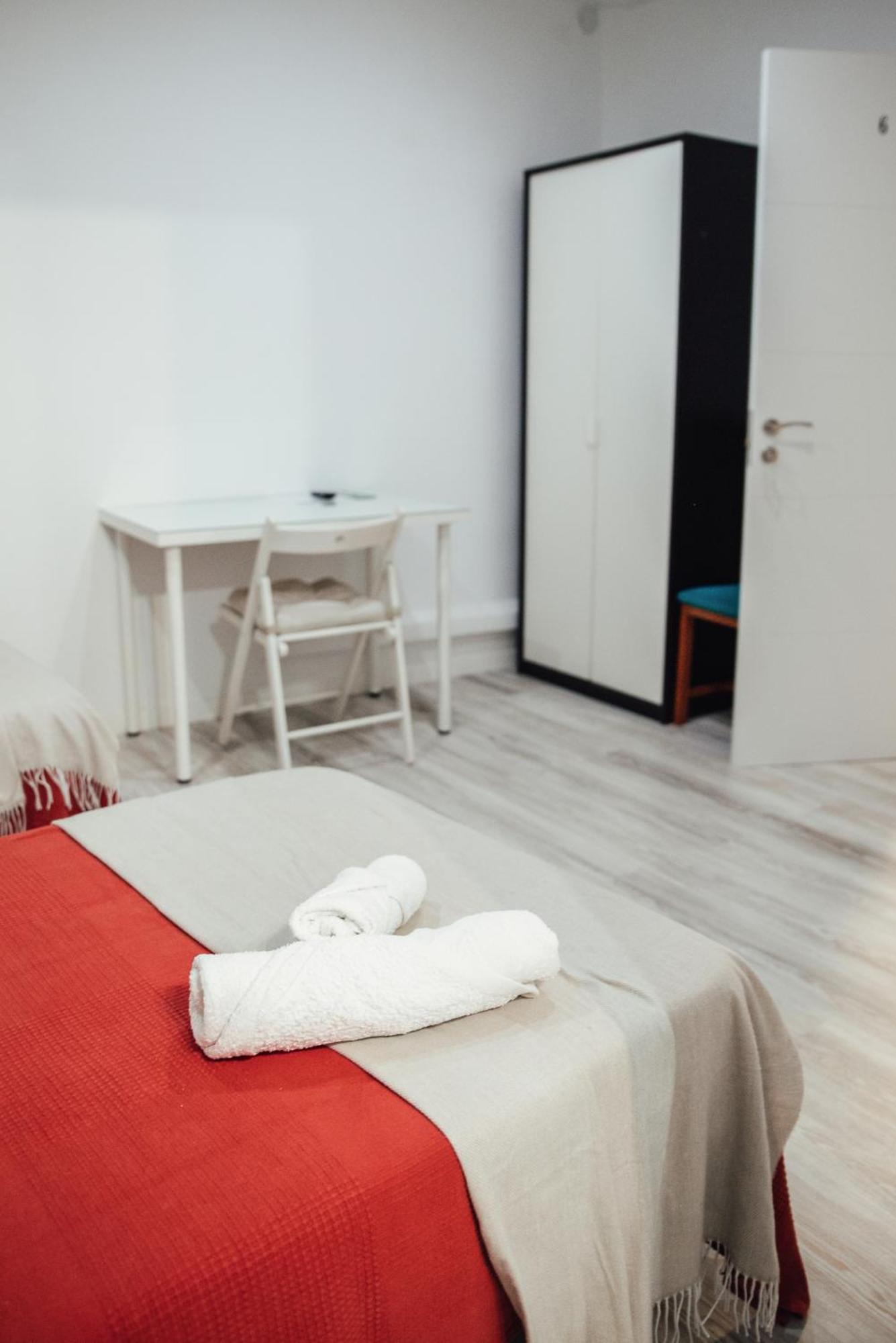 Hostal Ruta De Francia Barcelona Kültér fotó