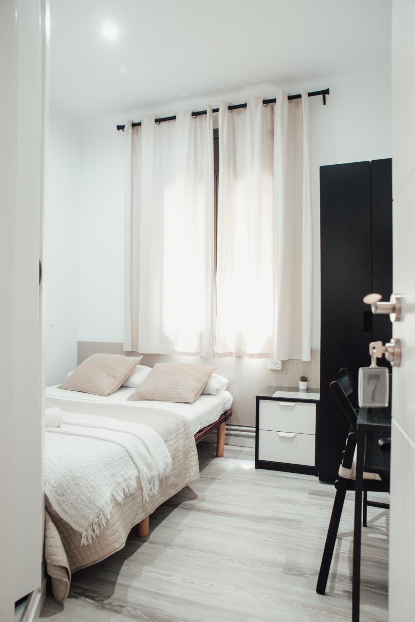 Hostal Ruta De Francia Barcelona Kültér fotó