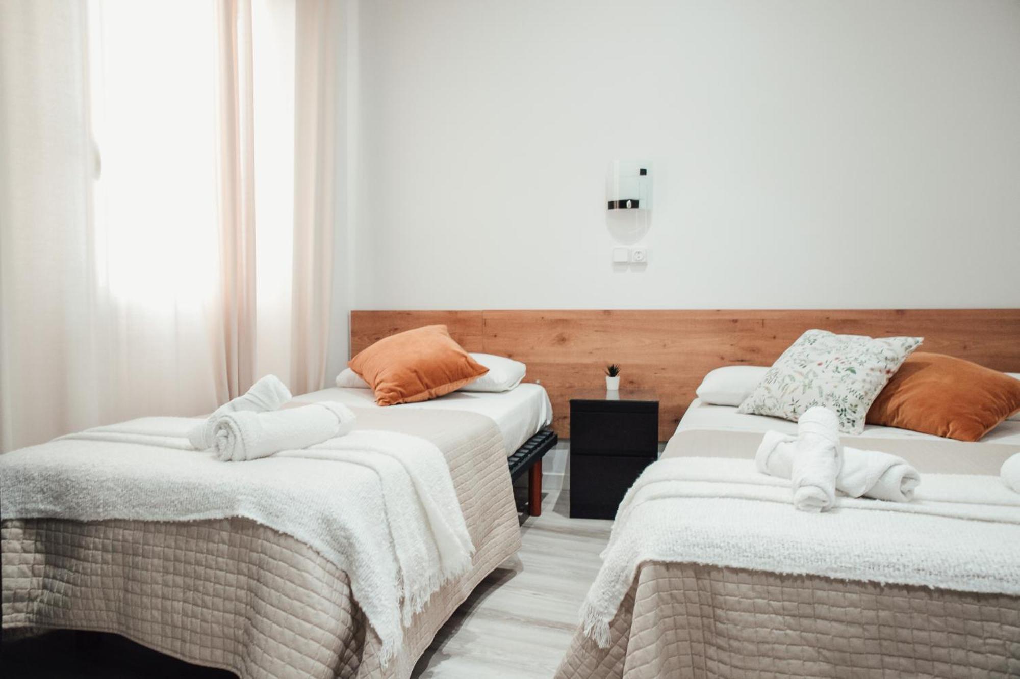 Hostal Ruta De Francia Barcelona Kültér fotó