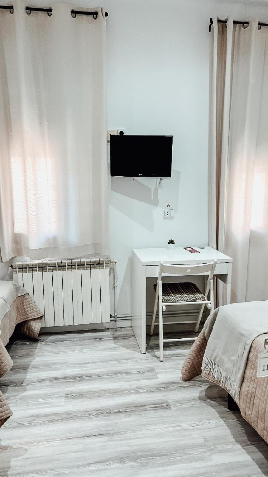 Hostal Ruta De Francia Barcelona Kültér fotó
