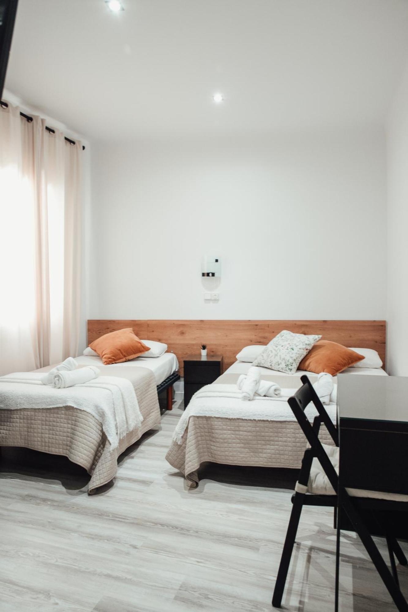 Hostal Ruta De Francia Barcelona Kültér fotó
