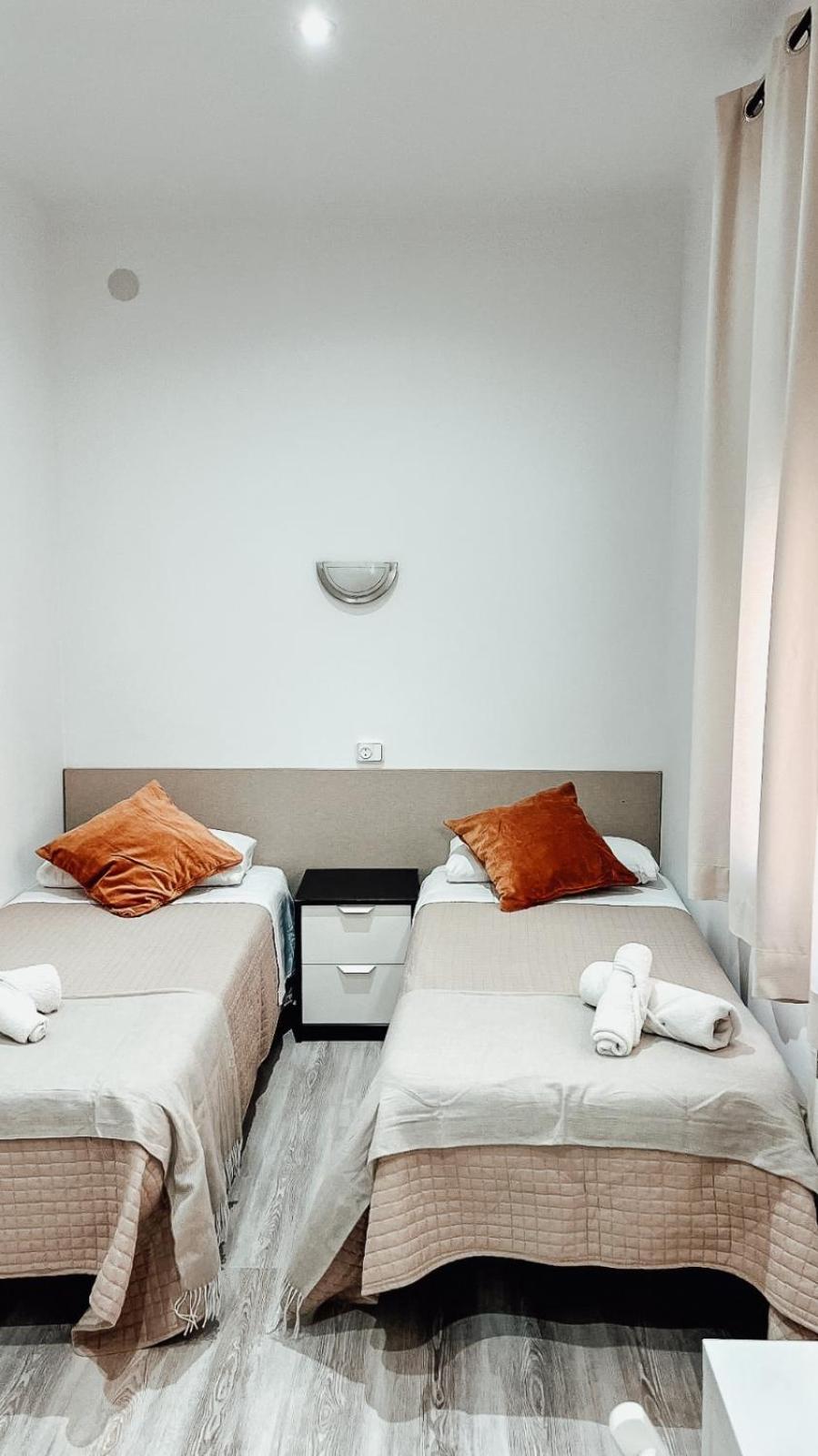 Hostal Ruta De Francia Barcelona Kültér fotó