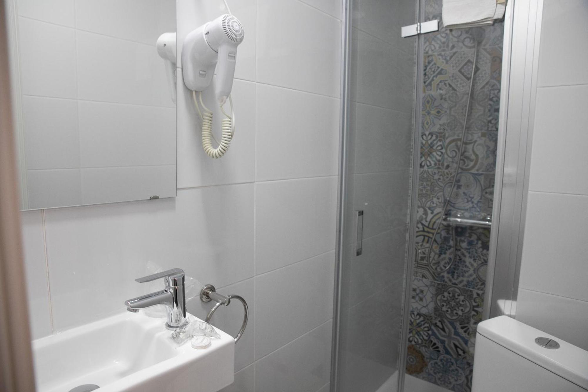 Hostal Ruta De Francia Barcelona Kültér fotó